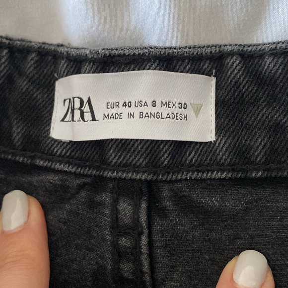 Zara Black Denim Shorts - Picture 5 of 8